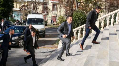 Ο Τσίπρας στη Θεσσαλονίκη: Ποιοι τον υποδέχτηκαν...