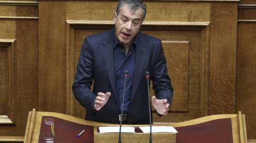 Αποστάσεις Θεοδωράκη από τις μεθοδεύσεις Τσίπρα &amp; ευρωπαίων