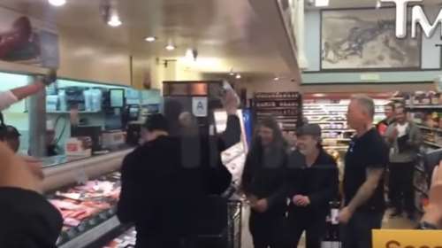 Οι Metallica τραγουδούν το Enter Sandman σε σούπερ-μάρκετ