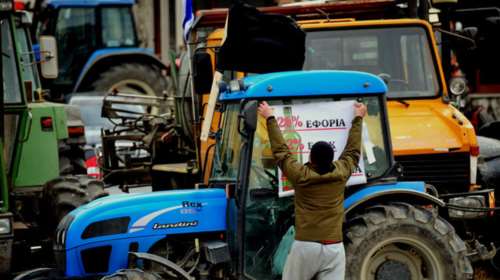 Για νέα πανελλαδικά μπλόκα ετοιμάζονται οι αγρότες από τον Ιανουάριο