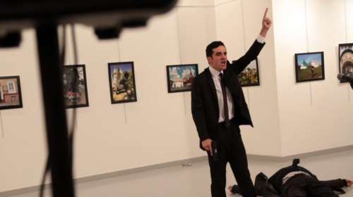 Αυτός είναι ο δράστης της επίθεσης στον ρώσο πρέσβευτη στην Άγκυρα