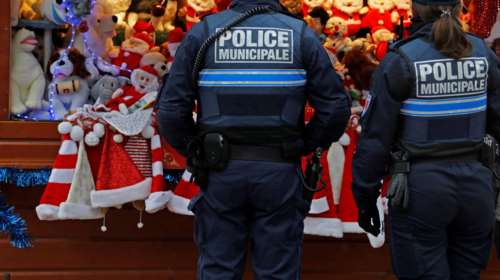 Χριστούγεννα με το δάχτυλο στη σκανδάλη σε Ιταλία και Γαλλία