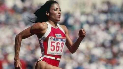 Φλ. Γκρίφιθ Τζόινερ:Η ταχύτερη γυναίκα όλων των εποχών με τα περίεργα νύχια