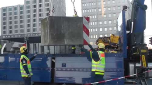 Βερολίνο: Με τσιμεντένια μπλοκ οχυρώνουν τις υπαίθριες αγορές video