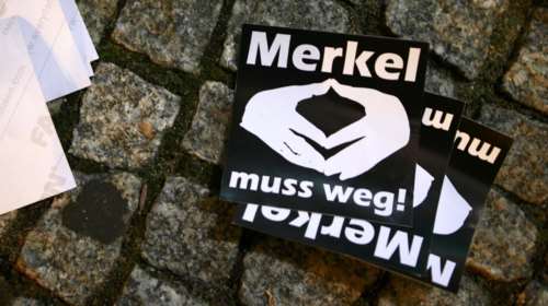 Ακροδεξιοί στην καγκελαρία: &quot;Μέρκελ έχεις αίμα στα χέρια σου&quot;