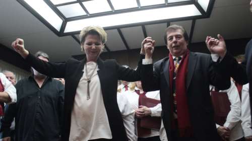 Οι ηπειρώτες της είπαν τα κάλαντα και η Γεροβασίλη χόρεψε τσάμικο
