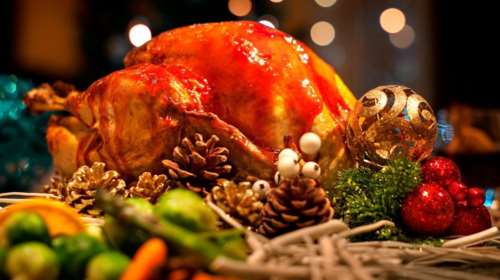 Λαχταριστή γεμιστή γαλοπούλα για το τραπέζι των Χριστουγέννων