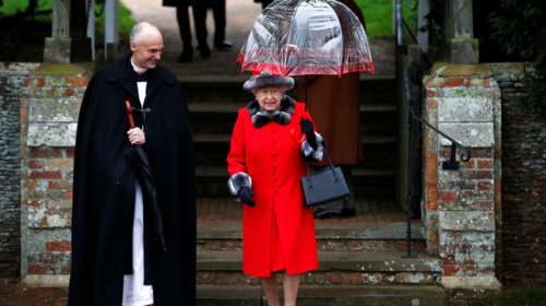 Η συγκινητική ομιλία της Βασίλισσας Ελισάβετ για τους καθημερινούς ήρωες