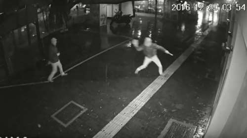 Κουκουλοφόροι επιχείρησαν να ανατινάξουν καφετέρια - video-