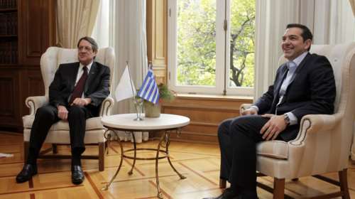 «Πυρετός» στο Κυπριακό: Συνάντηση Τσίπρα - Αναστασιάδη στο Μαξίμου