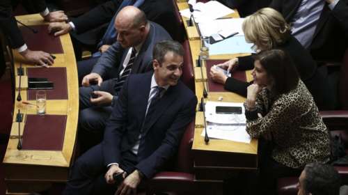 Ο Μητσοτάκης και η ΝΔ κάνουν «ταμείο» για το 2016