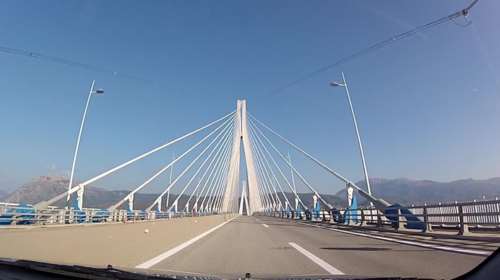 Ούτε ίχνος από την 31χρονη που έπεσε από τη γέφυρα του Ρίου- Αντιρρίου