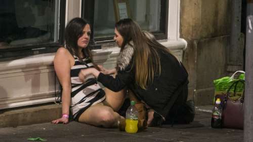 Τα πρωτοχρονιάτικα μεθύσια των Βρετανών: Μέχρι τελικής πτώσεως