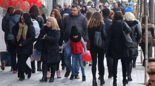 Οι Έλληνες βγήκαν, ψώνισαν αλλά ξόδεψαν ελάχιστα