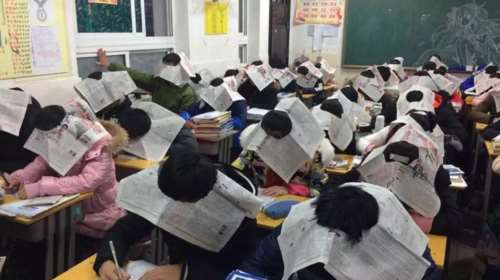 Η απίστευτη πατέντα των κινέζων για να «πατάξουν» τα σκονάκια στο σχολείο