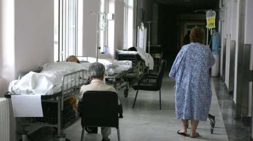 Στοιχεία σοκ της ΠΟΕΔΗΝ: Θάνατοι, ελλείψεις και βρωμιά στα νοσοκομεία