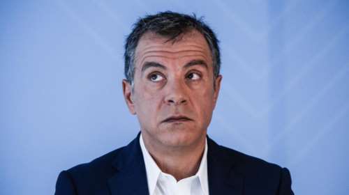 Θεοδωράκης τρολάρει:Υπερφορολογούν για να σώσουν τους νέους απ&#39; τη..χολέρα