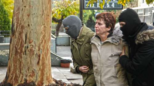 DNA &amp; προκηρύξεις ψάχνουν τώρα στο κρησφύγετο της Ρούπα