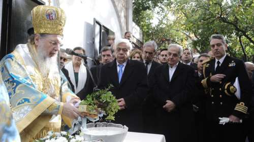 Σκόρπισε η πολιτική ηγεσία για να γιορτάσει τα Θεοφάνια   - φωτό -