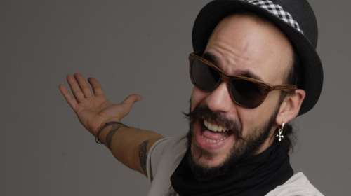 Απίστευτο σκηνικό με τον Μουζουράκη: Εισέβαλε σε δεξίωση γάμου-Βίντεο