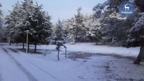 Στα  λευκά «ντύθηκε» η Ρόδος- Δείτε εικόνες