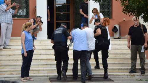 FΤ: Νέα διλήμματα στον Τσίπρα προκαλεί η υπόθεση της έκδοσης των 8