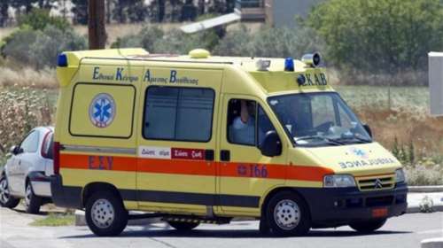 Σοβαρό τροχαίο στην Πατρών-Κορίνθου: Μετωπική ΙΧ με υδροφόρα