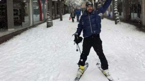 Διέσχισε με σκι τη μισή Λαμία-Απίστευτο βίντεο