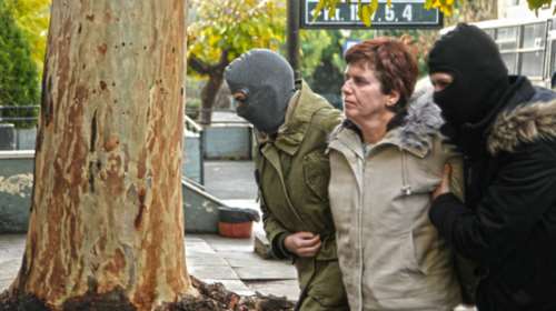 Ίχνη παλιών προκηρύξεων στο σπίτι και τον υπολογιστή της Ρούπα