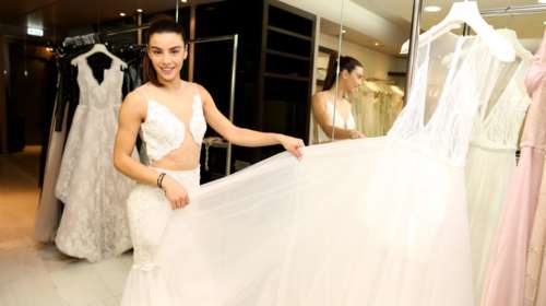 Πρόβα νυφικού για την Ειρήνη Παπαδοπούλου