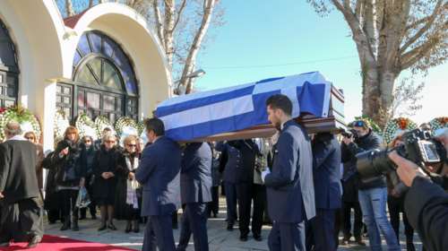 Το τελευταίο αντίο στον πρέσβη Κ. Αμοιρίδη-Τραγική φιγούρα η μητέρα του