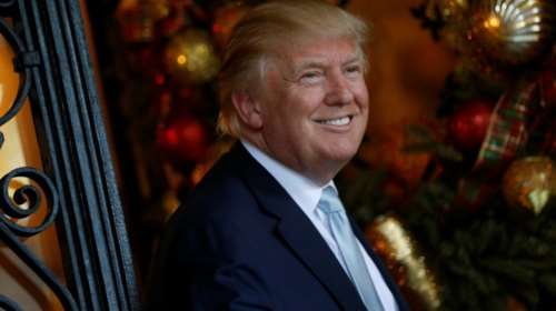 Ο Τραμπ θα ορκιστεί στη βίβλο του Λίνκολν και...της μαμάς του