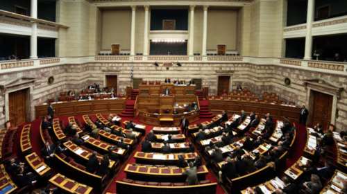 Live η μάχη των πολιτικών αρχηγών στη Βουλή