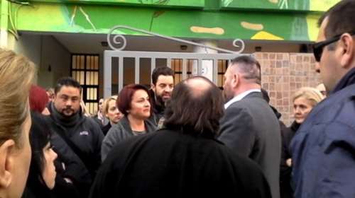 Το συγκλονιστικό κείμενο της δασκάλας που δε φοβήθηκε τη Χ.Αυγή στο Πέραμα