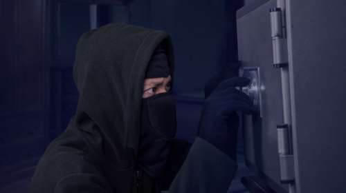 Οι «ληστές με τα χρηματοκιβώτια» χτύπησαν πασίγνωστο εργοστάσιο πουλερικών