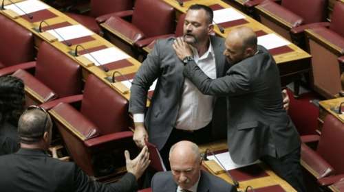 Ποτάμι: Οι ναζιστές θίχτηκαν επειδή τους είπαν “τραμπούκους”