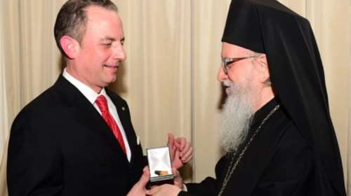 «Πατρίς, θρησκεία, οικογένεια» ο νέος προσωπάρχης του Τραμπ