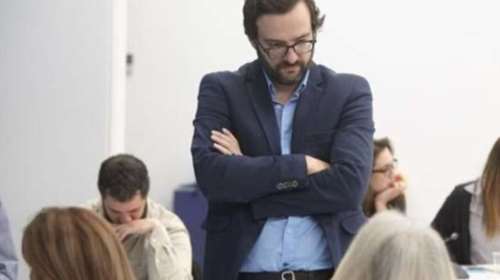 Ποιός είναι ο άγνωστος σύμβουλος στρατηγικής του Κυριάκου