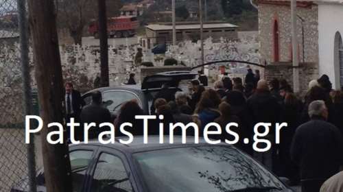 Θρήνος στην κηδεία του 21χρονου φοιτητή που κρεμάστηκε στην Πάτρα