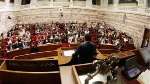 Στη δικαιοσύνη πετά ο ΣΥΡΙΖΑ το μπαλάκι για τα δάνεια των κομμάτων και ΜΜΕ