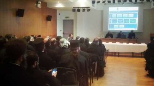 Εντατικά σεμινάρια για ...e- παπάδες στην Αρχιεπισκοπή