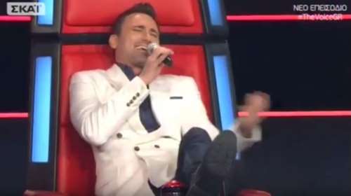 Ο Καπουτζίδης μιμείται τον Μουζουράκη on air και όλοι ξεκαρδίζονται