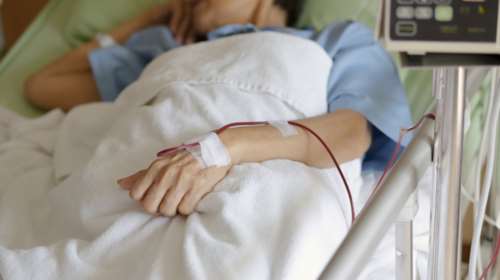 26 νεκροί από επιπλοκές της γρίπης οι 21 νοσηλεύτηκαν σε ΜΕΘ