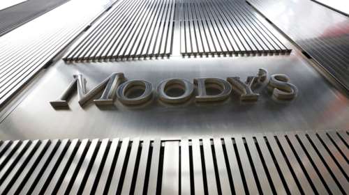 Moody&#39;s: Κίνδυνοι για τις τράπεζες εάν δεν καθυστερήσει η αξιολόγηση