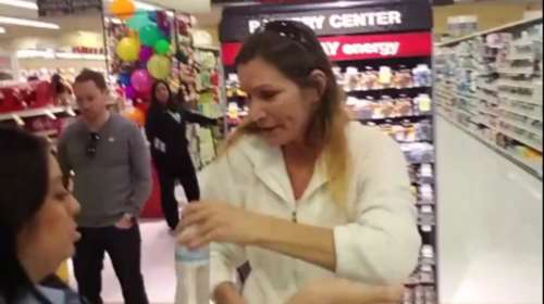 Δώρο ένα ταξίδι στην Ελλάδα στον αμερικανό που υπερασπίστηκε ομογενείς