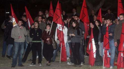 Έξω από την πρεσβεία των ΗΠΑ η νεολαία του ΣΥΡΙΖΑ