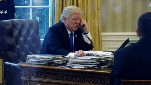 Εκτός ορίων βγήκε ο Τραμπ σε τηλεφώνημα με τον Αυστραλό πρωθυπουργό