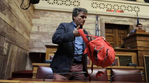 Ο Ευκλείδης έχει (πολλά) νεύρα, το Μαξίμου ρίχνει την ένταση