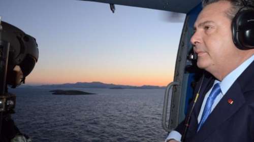 Αποφασίζει και ...χαράσσει την εξωτερική πολιτική της κυβέρνησης