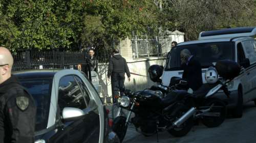 Τραγωδία στην Αργυρούπολη: Είδε την σύζυγό του νεκρή &amp; πέθανε από έμφραγμα